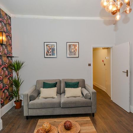 Cosy 1 Bedroom Home For Small Families London Exteriör bild