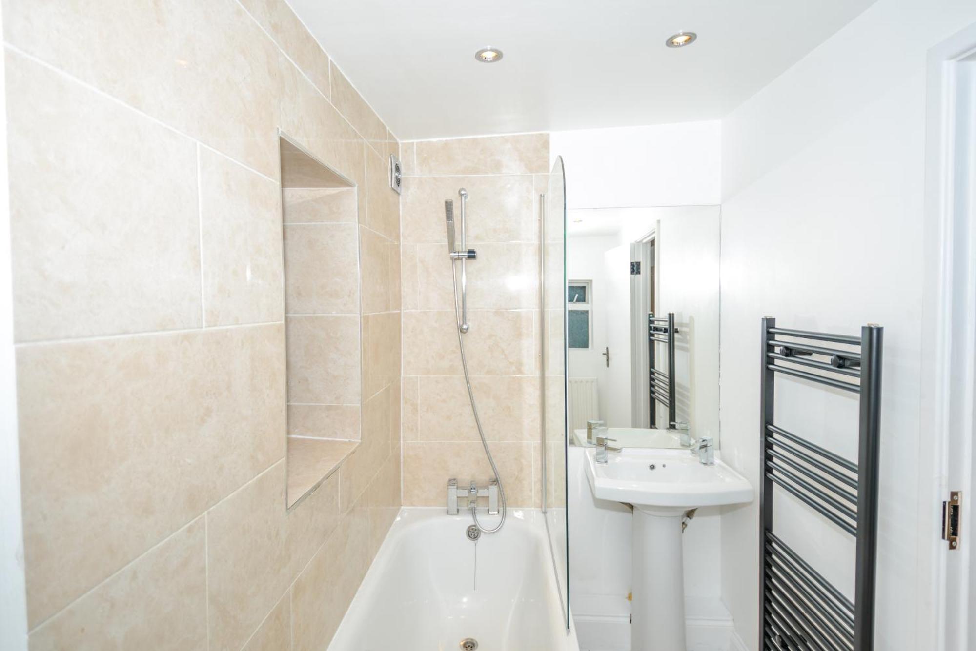 Cosy 1 Bedroom Home For Small Families London Exteriör bild