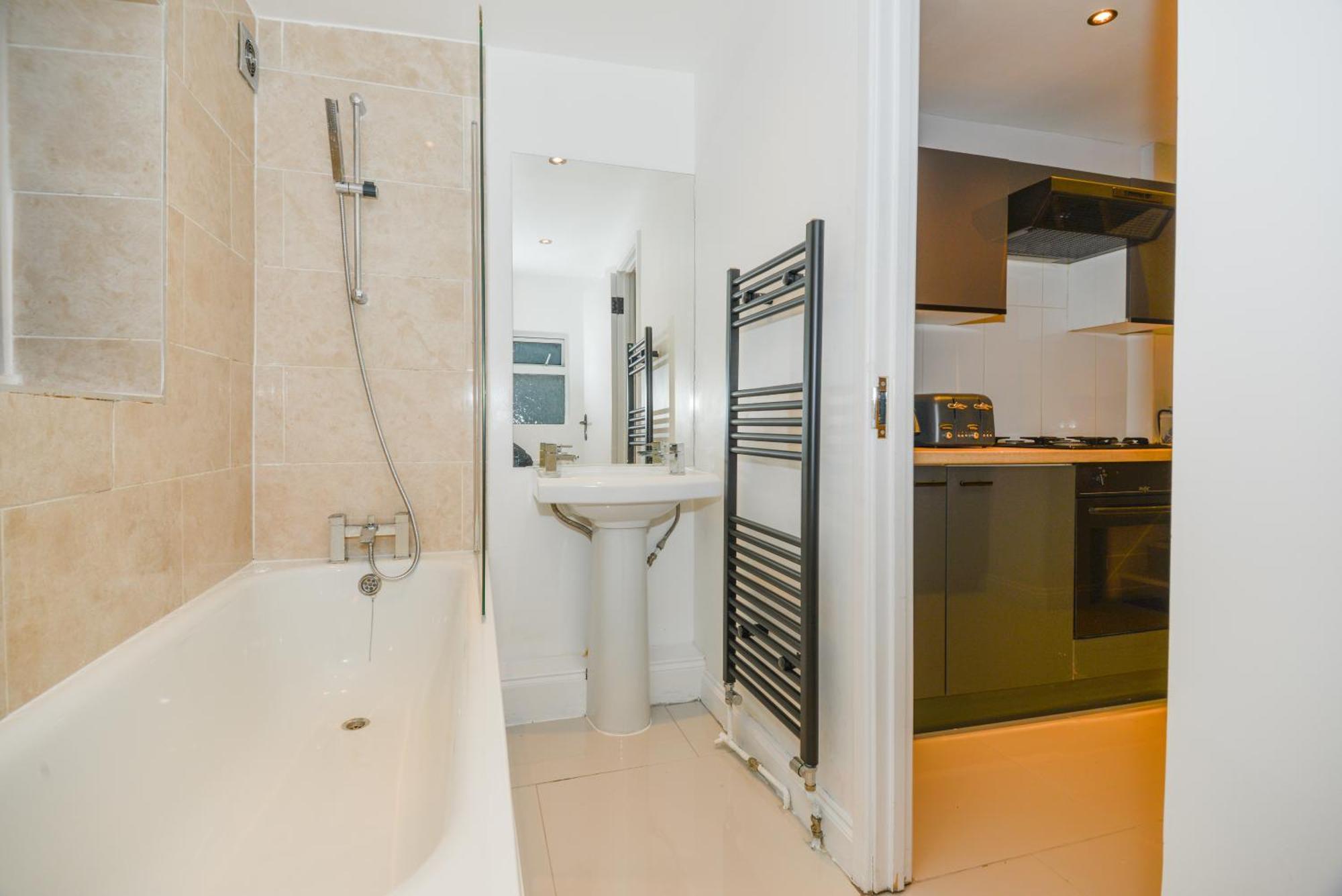 Cosy 1 Bedroom Home For Small Families London Exteriör bild
