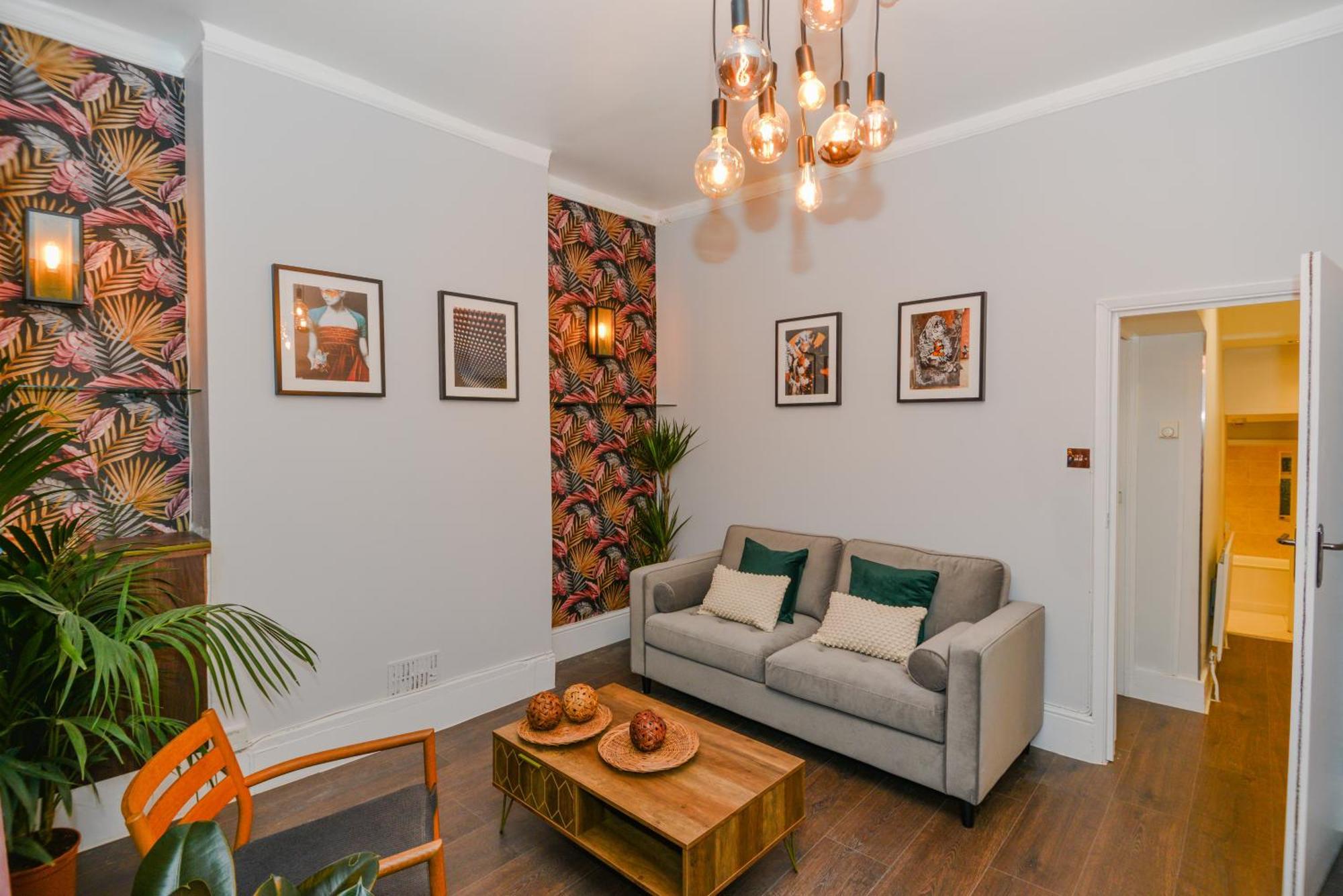 Cosy 1 Bedroom Home For Small Families London Exteriör bild