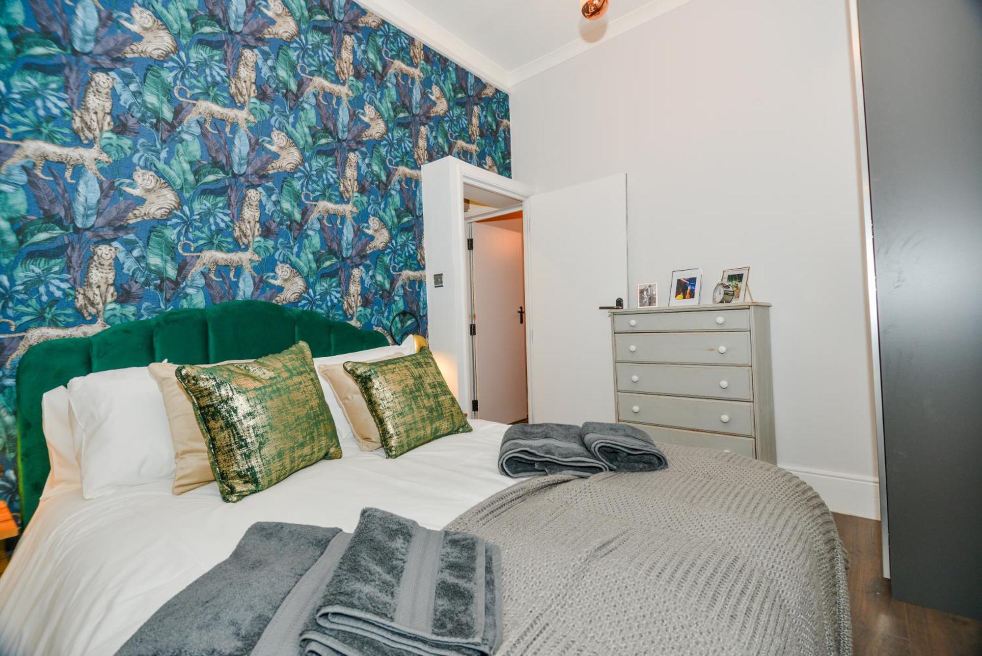 Cosy 1 Bedroom Home For Small Families London Exteriör bild